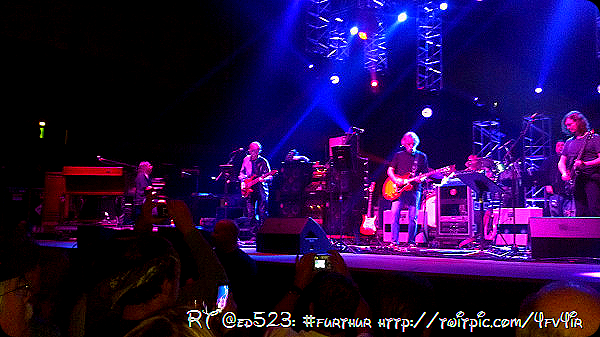 RT @ed523: #furthur http://twitpic.com/4fv4ir